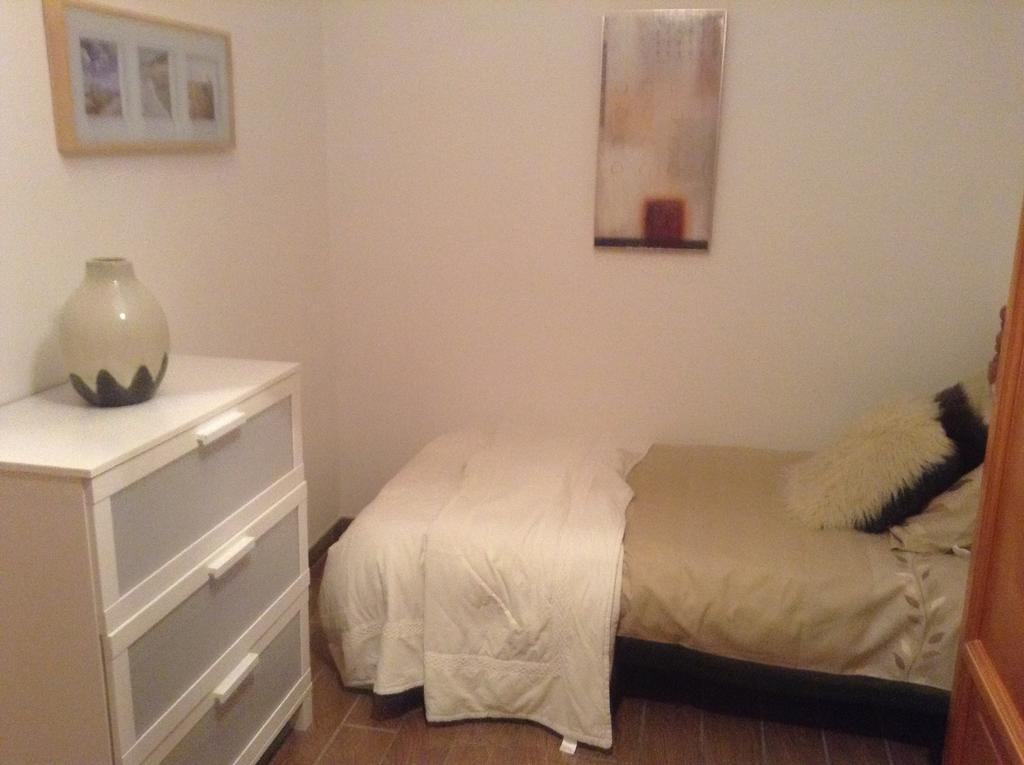 Kayenne Holiday Rentals Iznajar Bilik gambar
